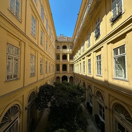 Old Town Apart Apartment Budapest
